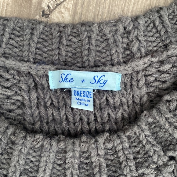 She + sky crop sweater/OS - Picture 2 of 3
